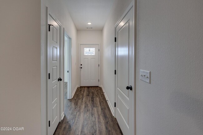 Building Photo - 757 Short Leaf Ln