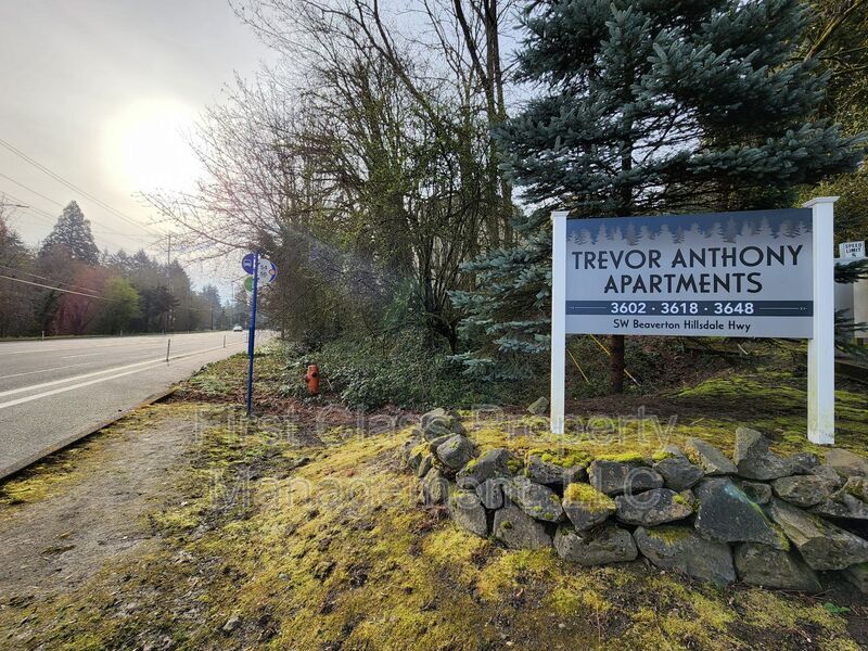 3618 SW Beaverton Hillsdale Hwy Unit 28, Portland, OR 97221 Condo for