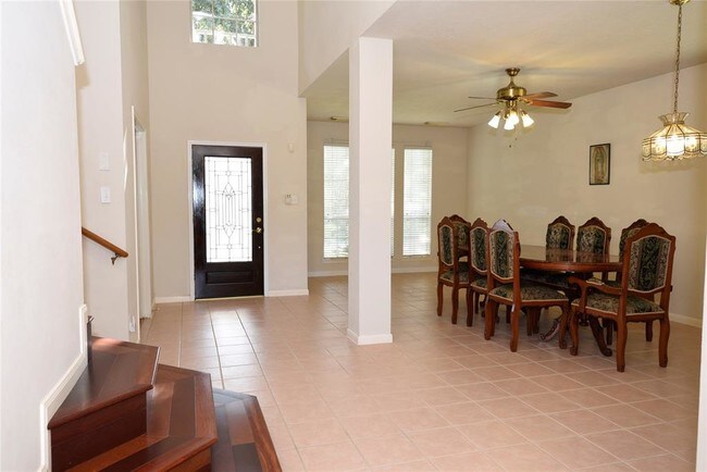 Building Photo - 23111 Eastgate Village Dr