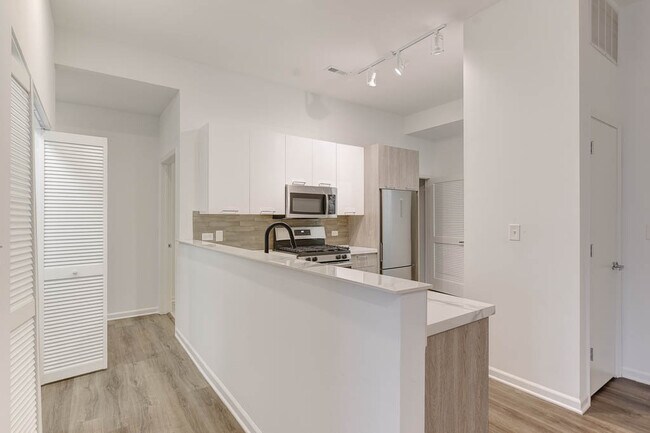 Foto del edificio - 100 E 14th St