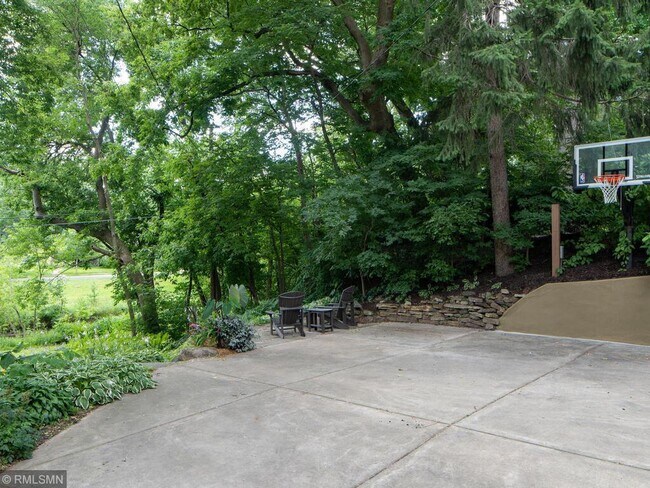 Foto del edificio - 2817 Brookwood Terrace