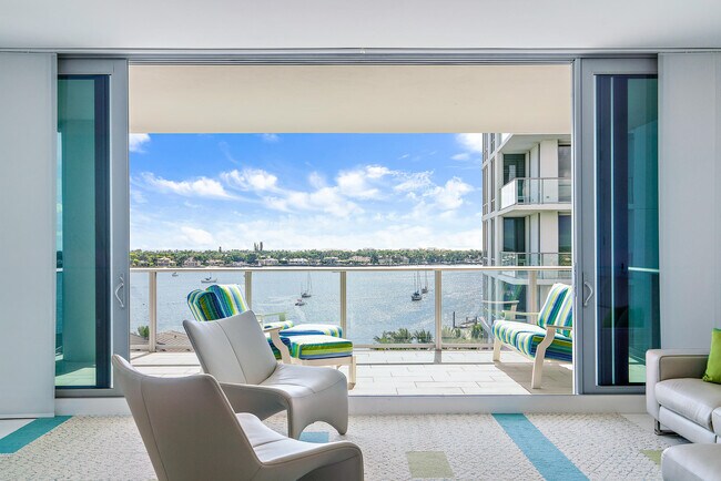 Building Photo - 2 Water Club Way