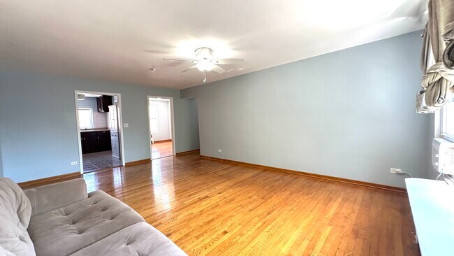 Foto del edificio - 6145 N Seeley Ave