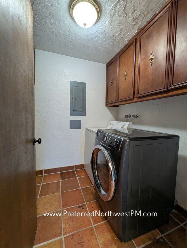 Foto del edificio - Lake Front Townhouse in Lowell OR