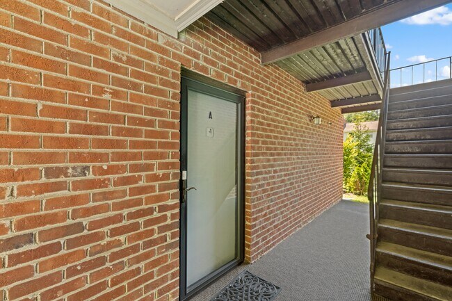 Foto del edificio - 1208 Manassas Ct