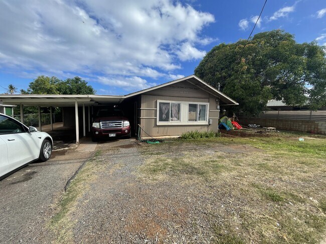 Foto del edificio - 91-585-585 Fort Weaver Rd