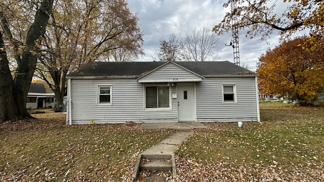 Frente de la casa - 818 Drover St