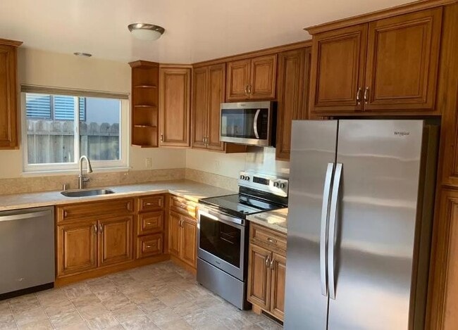 Kitchen - 1738 Sequoia Ave