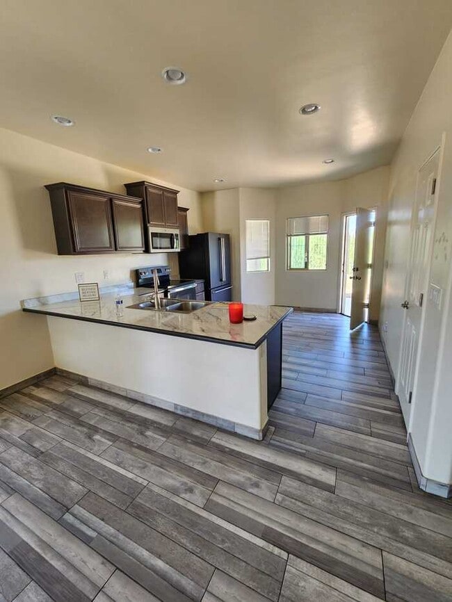 Building Photo - 3641 Cam Del Rancho