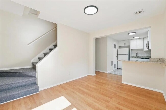 Foto del edificio - 12 Saddlewood Ct