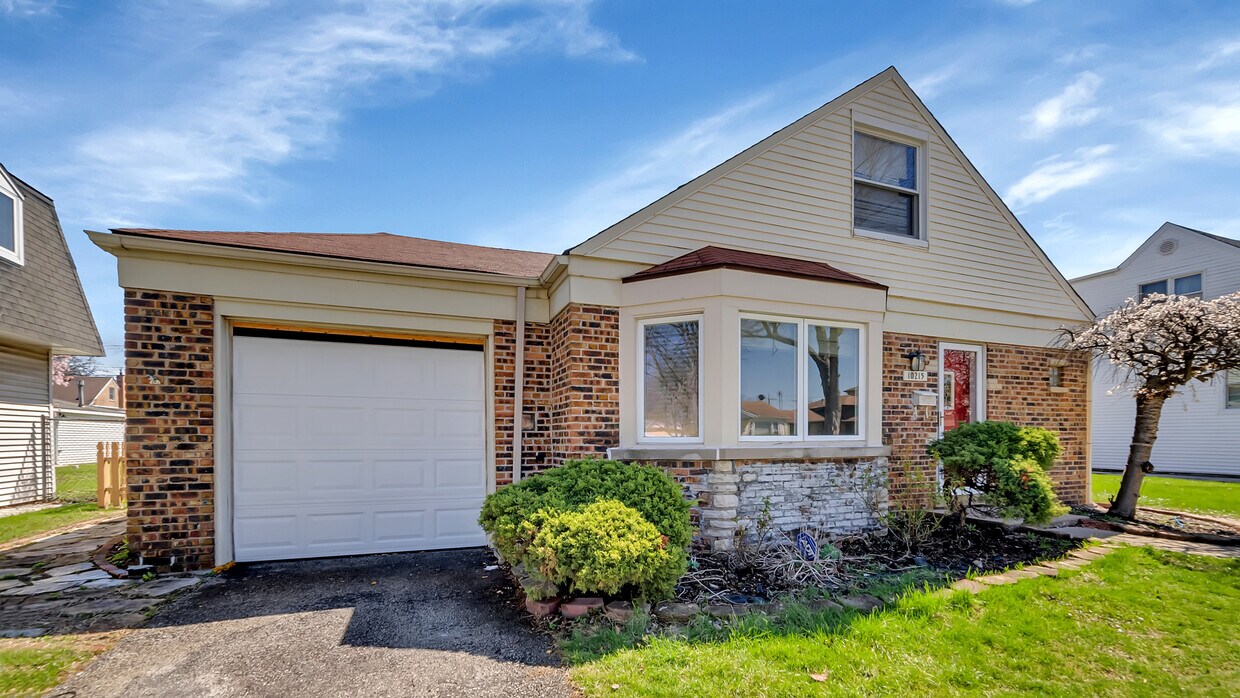 Foto principal - 10215 Kildare Ave