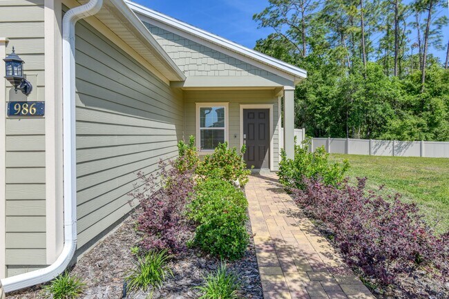 Building Photo - Beautiful 2 Bedroom, 2 Bathroom Home in St. Augustine Lakes