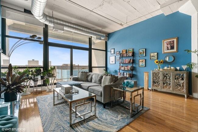 Building Photo - 1530 S State St