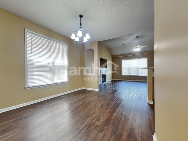 Building Photo - 8739 Overcup Oaks Dr
