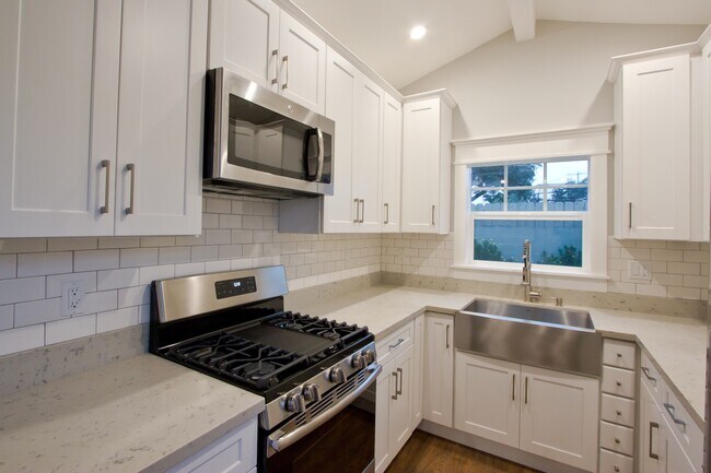 Foto del edificio - 6529 W 84th St