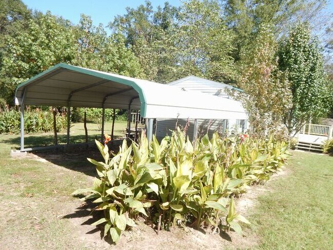 Building Photo - Country Living in Lindale! 3 Bedroom, 1 Ba...