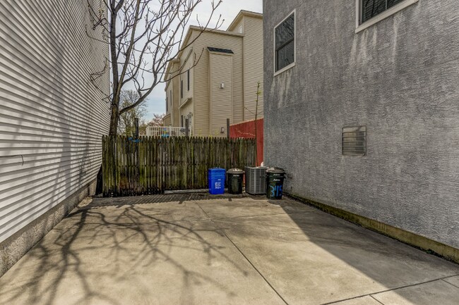 Building Photo - 4417 Manayunk Ave