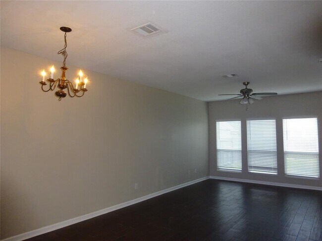 Foto del edificio - 29424 Forest Floor Ln