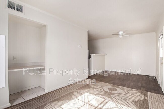 Foto del edificio - 810 E Colter St