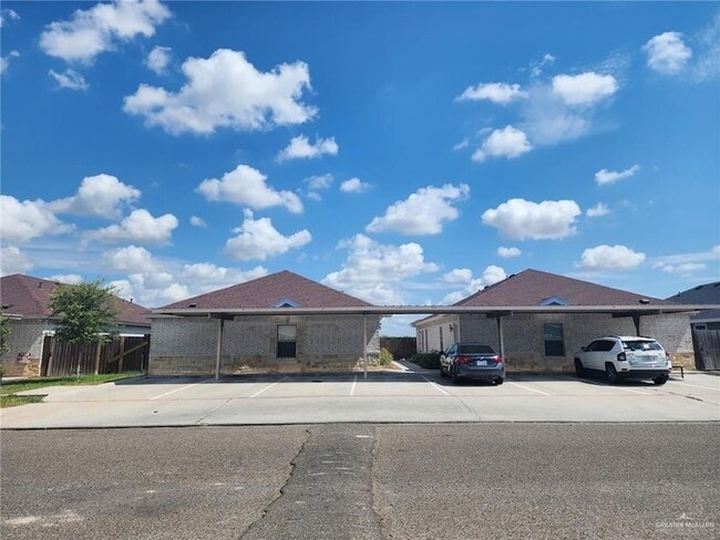 Building Photo - 1217 W Garfield Ave