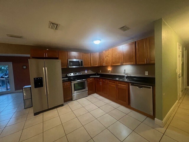 Primary Photo - 31 NE 56th St