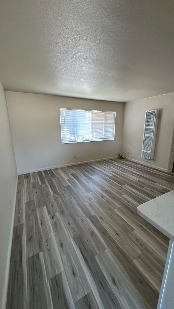 Foto del edificio - 2 Bedroom, 1 Bath Apartment