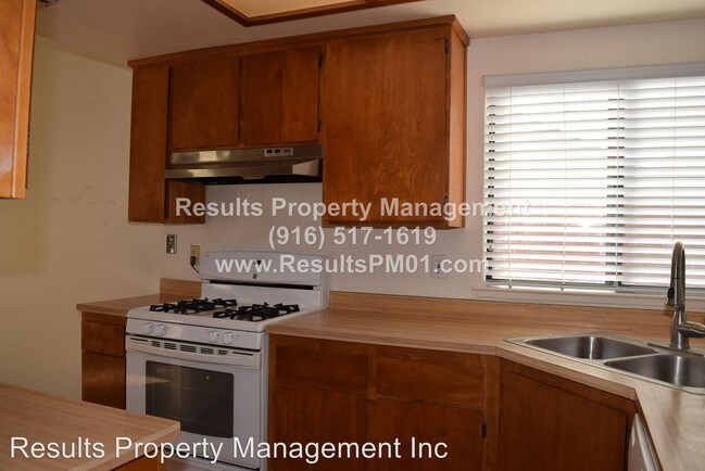 Building Photo - 3 br, 2 bath House - 7624 Luzern Way