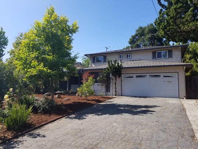 Building Photo - 1050 McGregor Way