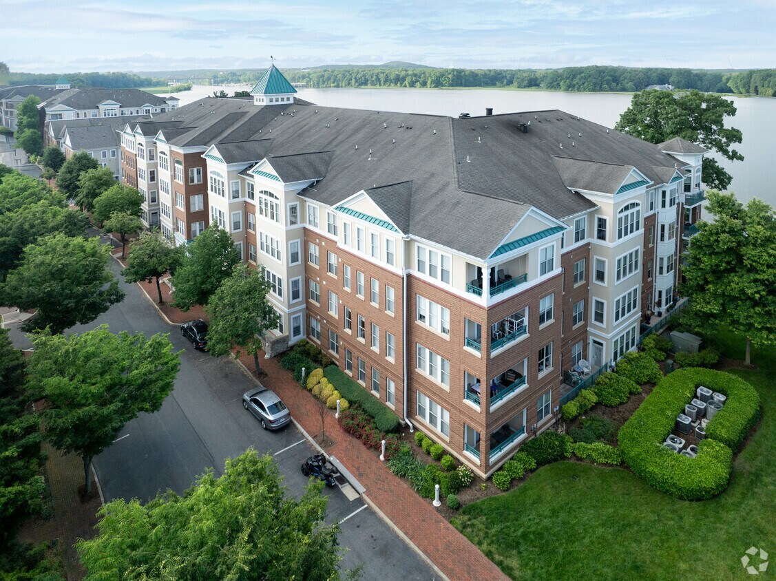 Primary Photo - Harbor Point East
