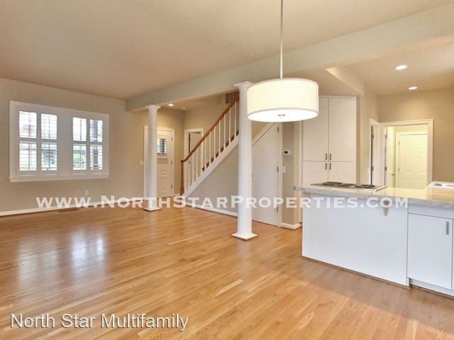 Building Photo - 2 br, 3 bath House - 301 C Avenue
