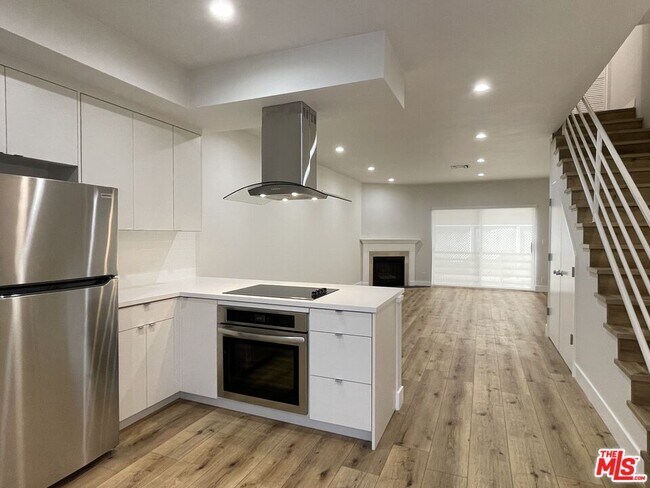 Foto del edificio - 11738 Mayfield Ave