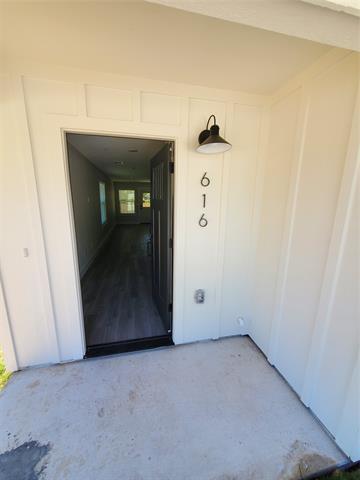 Building Photo - 616 E 3rd St