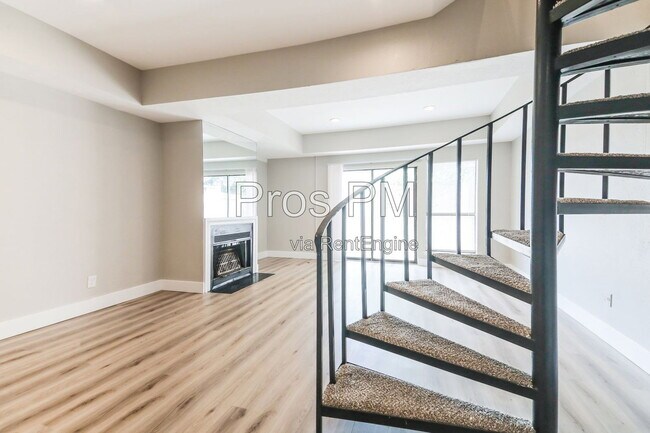 Building Photo - 14140 Haymeadow Dr