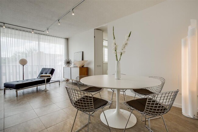 Foto del edificio - 3701 Turtle Creek Blvd