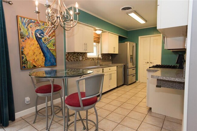 Foto del edificio - 11900 Spring Hill Dr