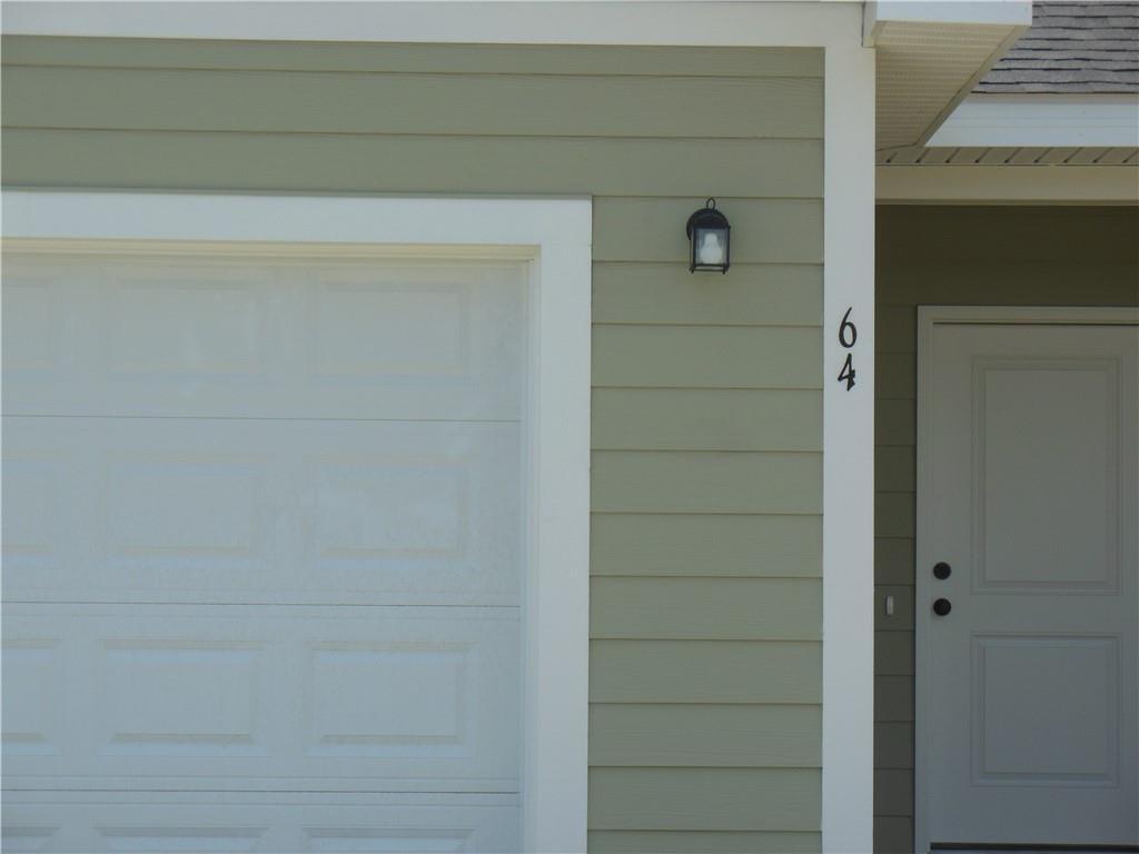 Building Photo - 64 Autumns Wood Dr
