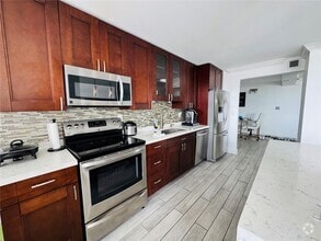 Building Photo - 18031 Biscayne Blvd