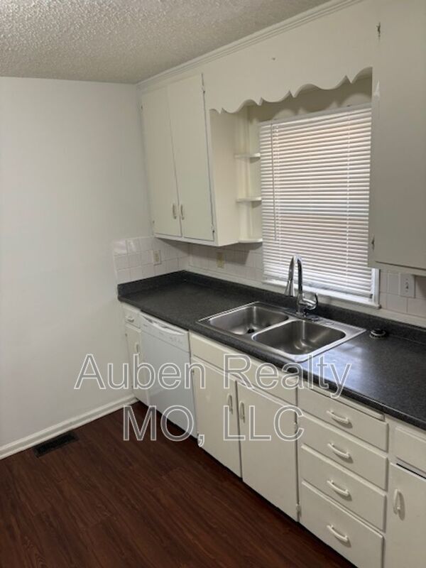 Foto del edificio - 623 N Pleasant St