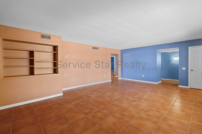 Building Photo - 13422 W Shadow Hills Dr