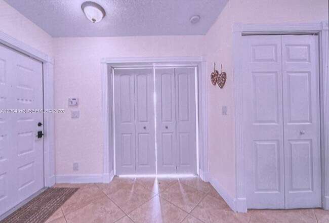 Foto del edificio - 13990 Nesting Way