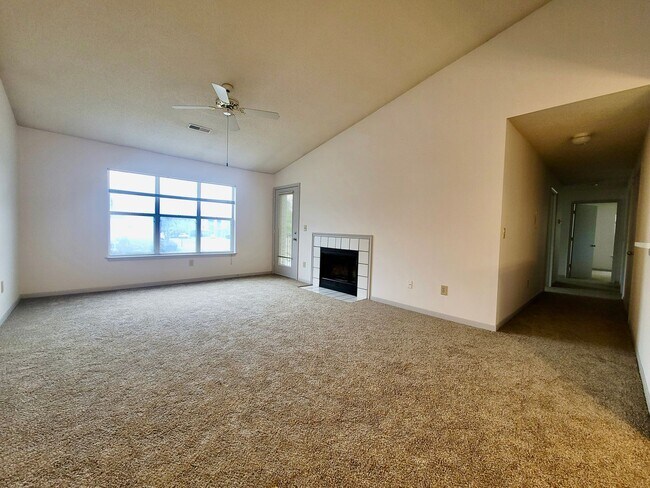 Foto del edificio - Three bedroom condo 3 miles from IOP - The...