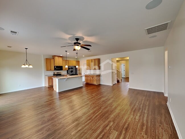 Building Photo - 2215 Ambergate Dr