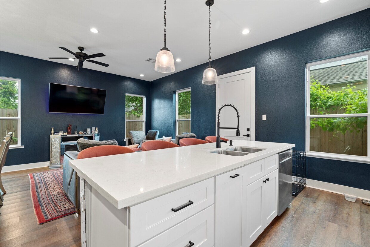 Foto principal - 1222 Mcneil St