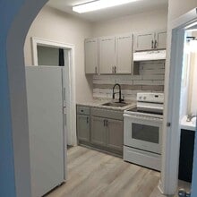 Building Photo - 45 Cameron St