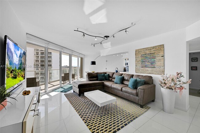 Foto del edificio - 16445 Collins Ave