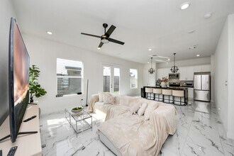 Building Photo - 6549 Sealey St