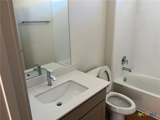 Foto del edificio - 308 Millbrook Blvd