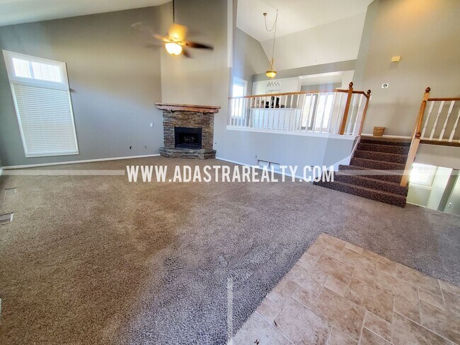 Building Photo - Gorgeous 4 Bedroom/3 Bath Home in Shawnee-...