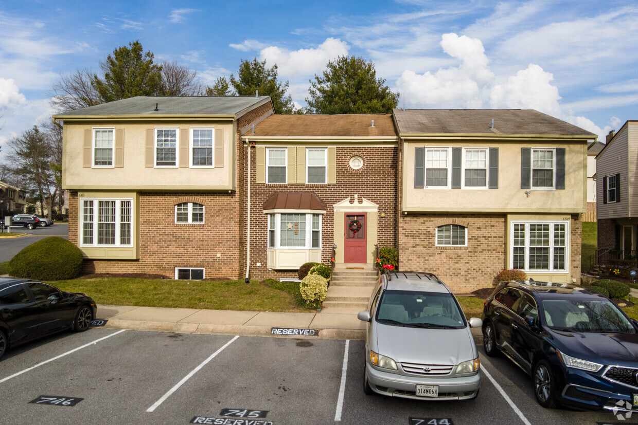 Building Photo - Oxford Crossing Condominium