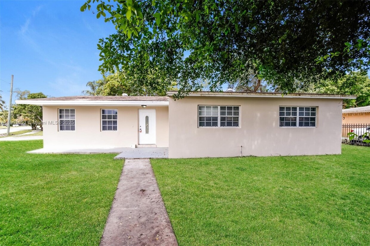 Primary Photo - 1351 NW 188th Terrace